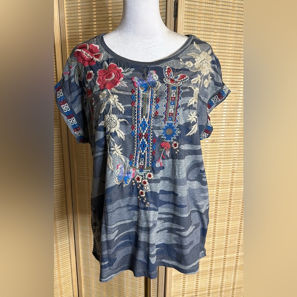 Johnny Was short sleeve women’s top